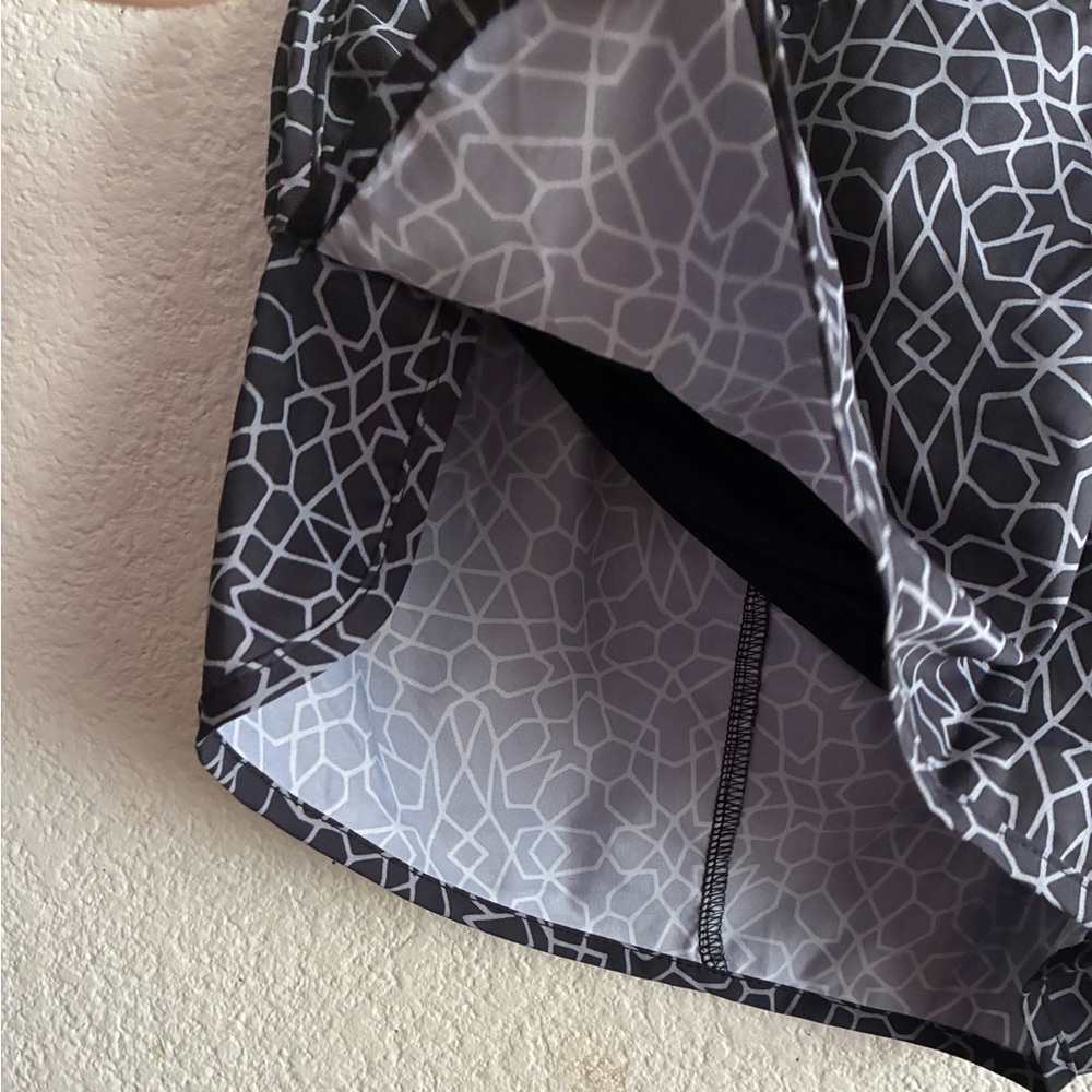 Nike Performance Women's Black Patterned Shorts M - image 7